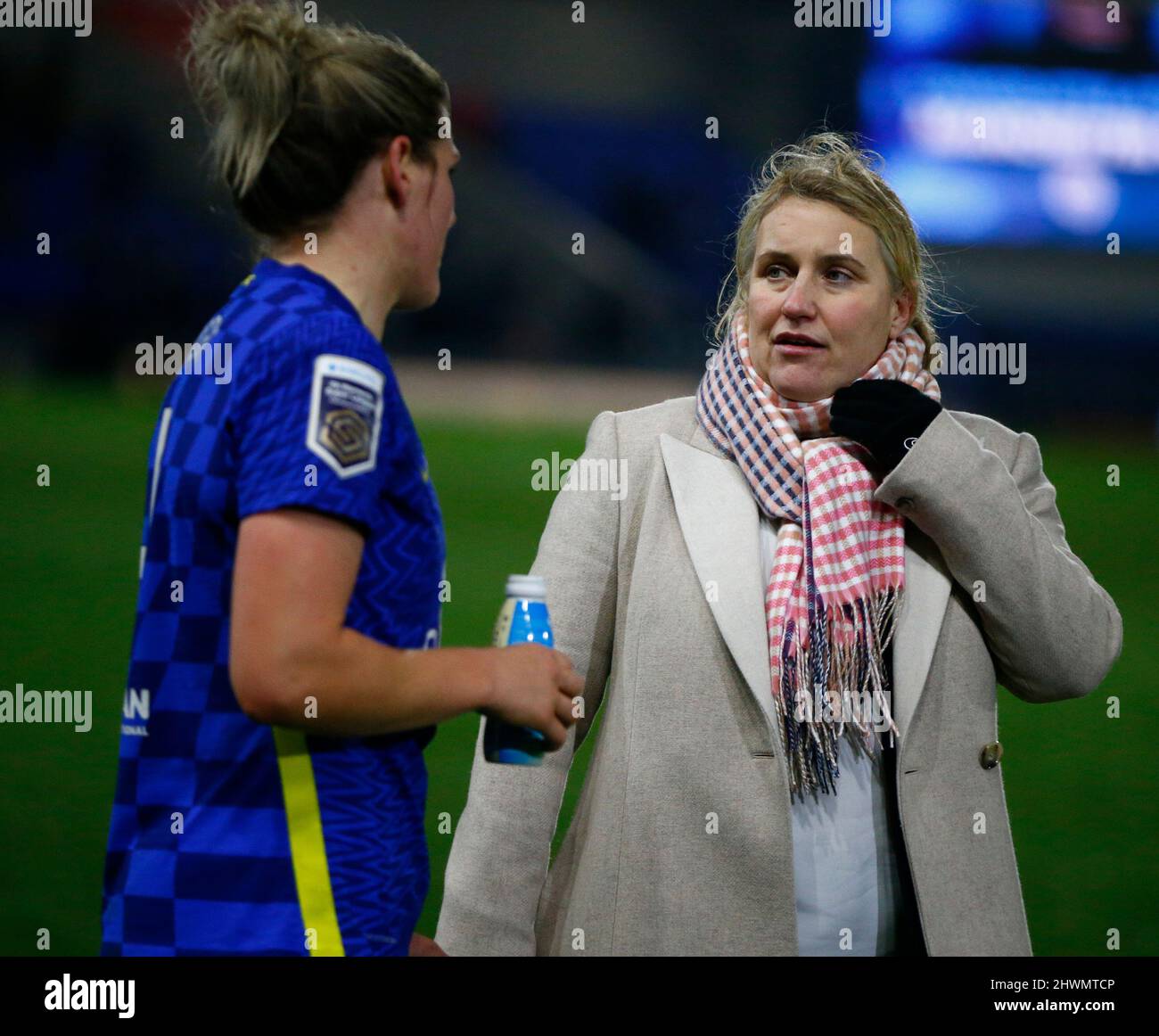 WIMBLEDON, Royaume-Uni, MARS 05: G-R Chelsea Women Millie Bright and Chelsea Women Head Coach Emma Hayes après la FA Women's Continental tire Lea Banque D'Images