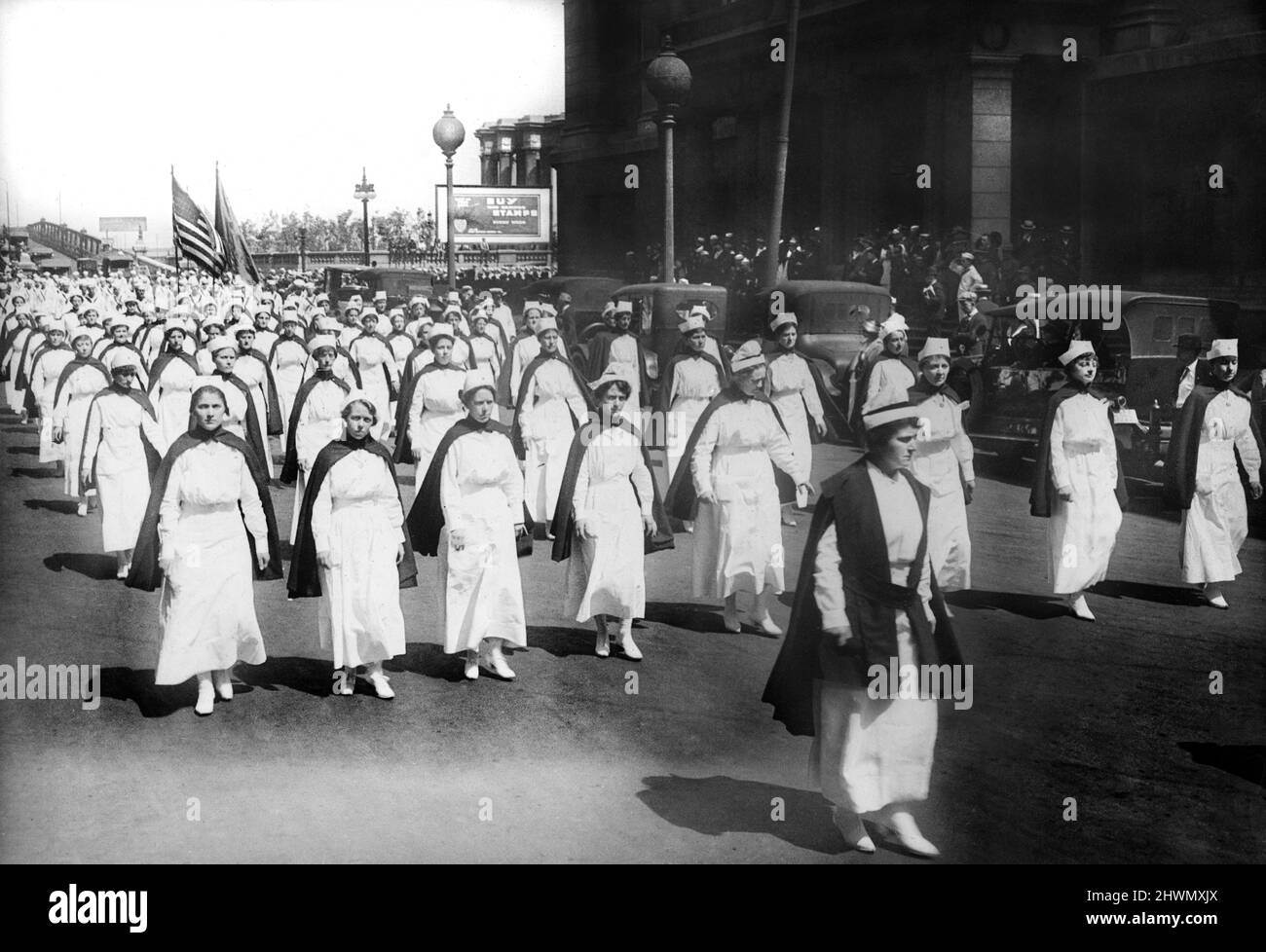American Red Cross Parade, State Street, Chicago, Illinois, États-Unis, Collection de photographies de la Croix-Rouge nationale américaine, juillet 1918 Banque D'Images