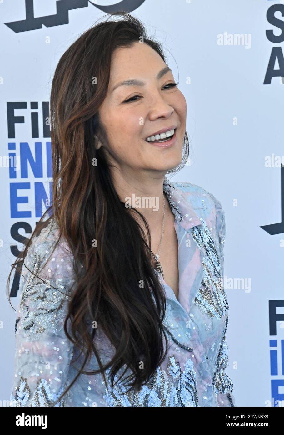 Santa Monica, États-Unis. 06th mars 2022. Michelle Yeoh participe aux Prix annuels de l'esprit indépendant du film 37th à Santa Monica, en Californie, le dimanche 6 mars 2022. Crédit : UPI/Alay Live News Banque D'Images