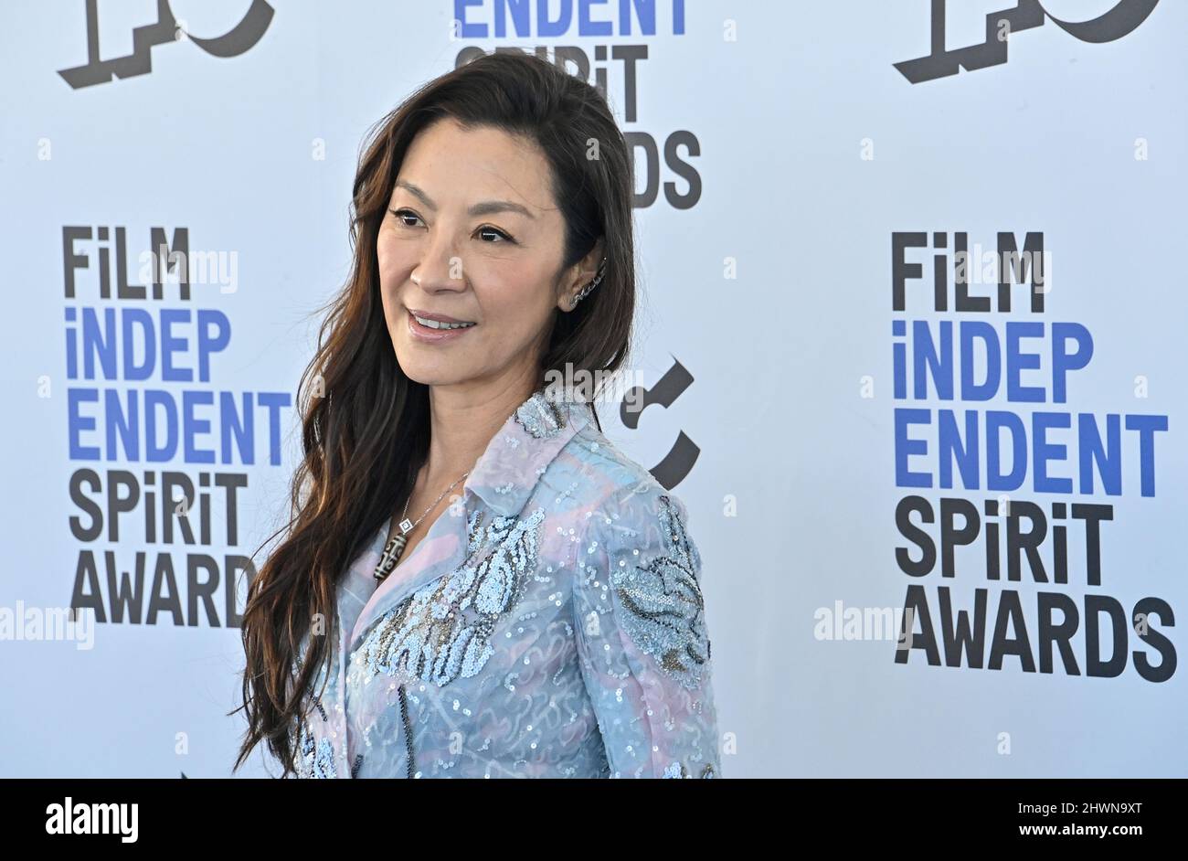 Santa Monica, États-Unis. 06th mars 2022. Michelle Yeoh participe aux Prix annuels de l'esprit indépendant du film 37th à Santa Monica, en Californie, le dimanche 6 mars 2022. Crédit : UPI/Alay Live News Banque D'Images