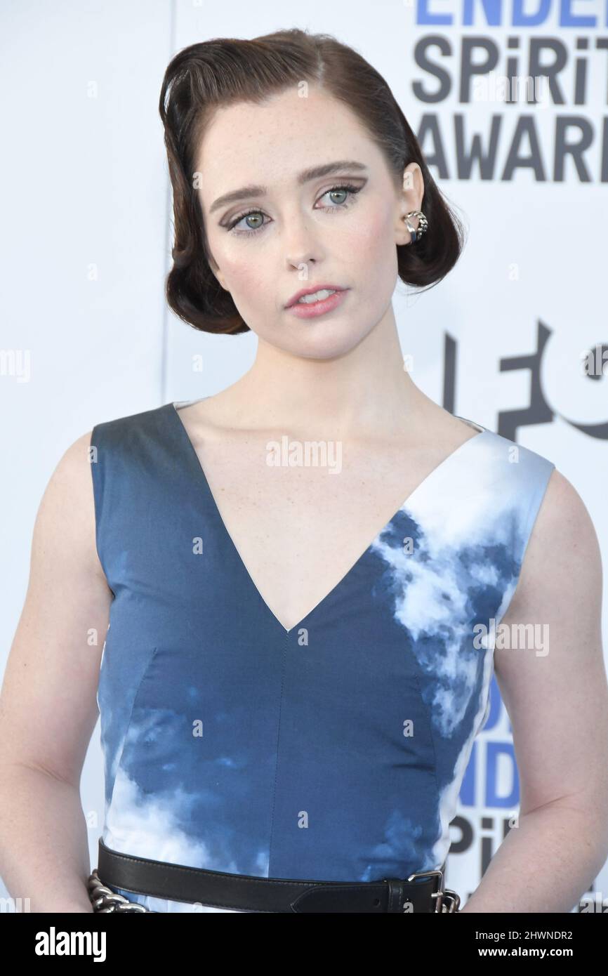 Suzanna son arrive au film Independent Spirit Awards 2022 qui a eu lieu à Santa Monica Beach à Santa Monica, CA, le dimanche 6 mars 2022. (Photo de la Sathanlee B. Mirador/Sipa USA) Banque D'Images