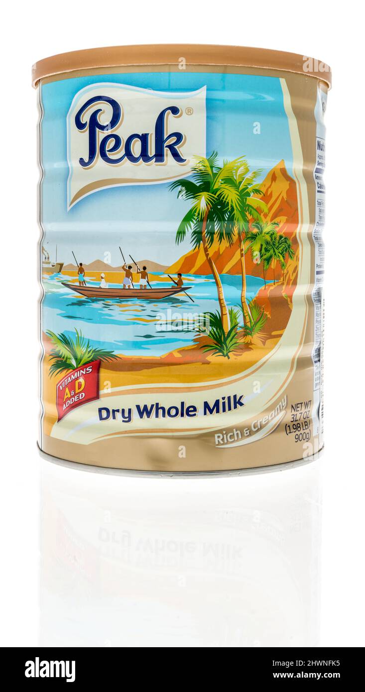 Winneconne, WI -6 Mars 2021: Une CAN de lait entier sec de pointe en poudre sur un fond isolé Banque D'Images