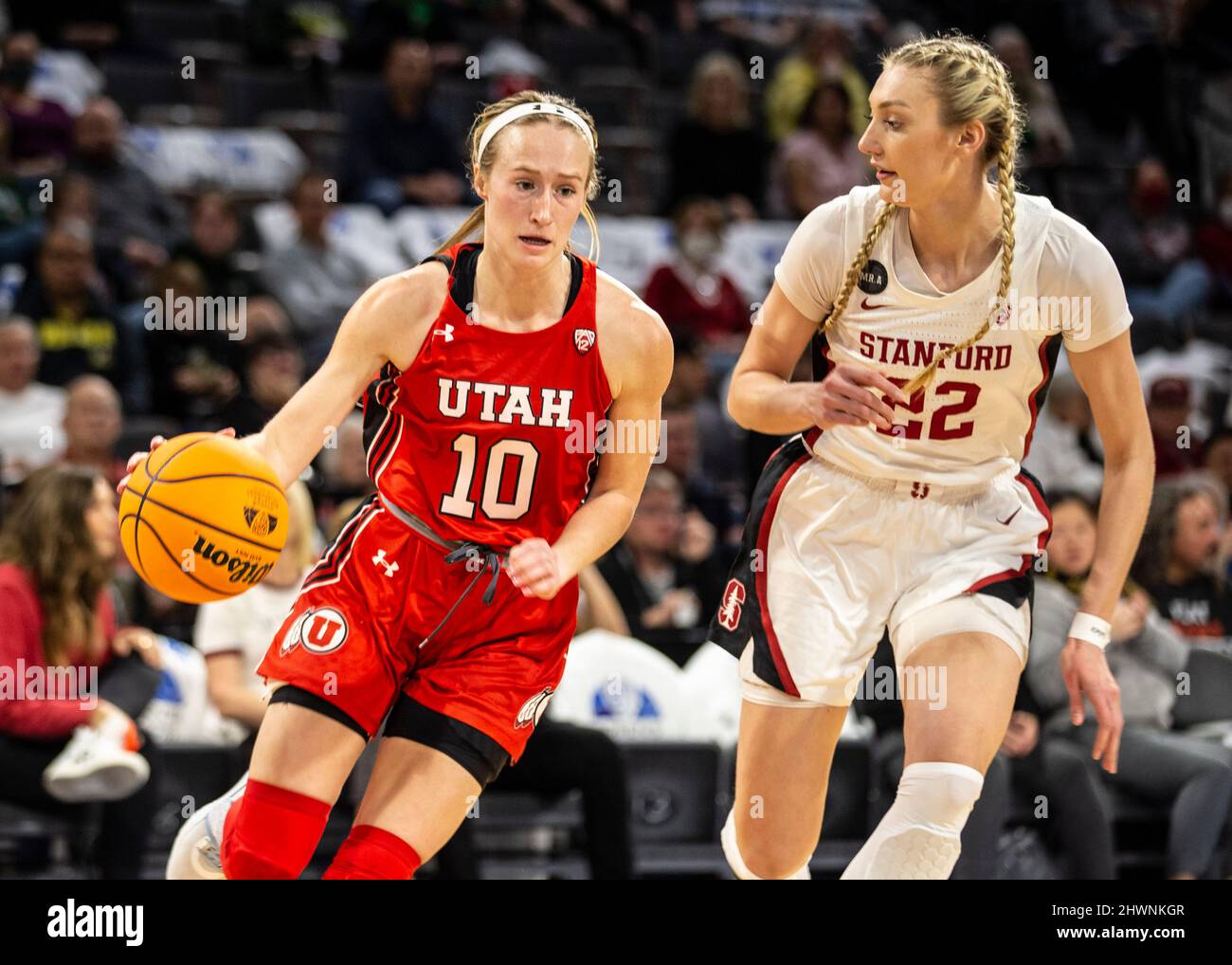06 2022 mars Las Vegas, NV, États-Unis le garde de l'Utah, Dru Gylten (10),  va à la canopée lors du championnat de basketball féminin NCAA Pac 12 entre  Utah Utes et le