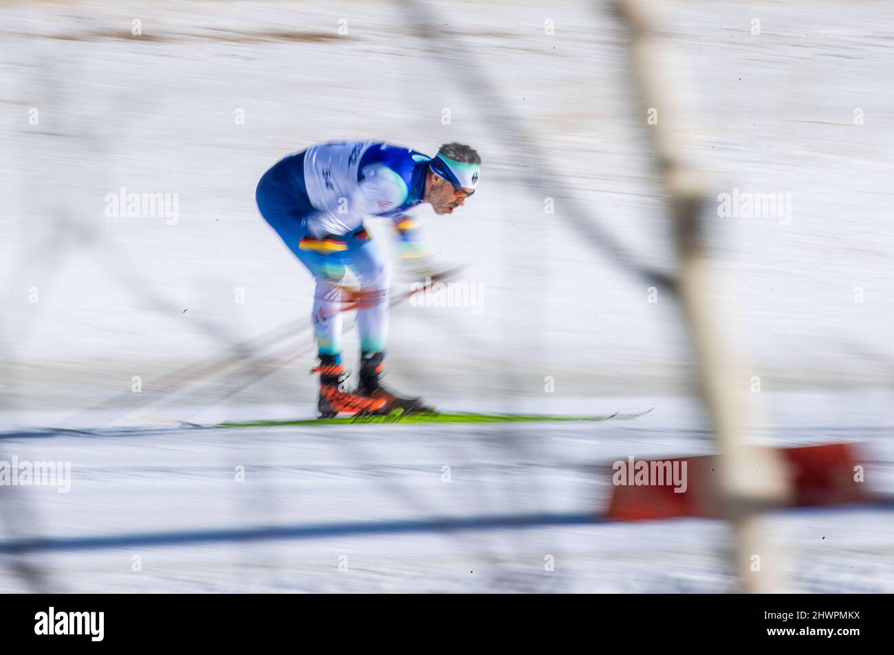 Zhangjiakou, Chine. 07th mars 2022. Paralympiques, Para ski Nordic, ski de fond, 20km, classique, debout, hommes, Alexandr Ehler (classement paralympique, LW4 debout) d'Allemagne sur la piste pendant la course de plus de 20 kilomètres. Credit: Jens Büttner/dpa-Zentralbild/dpa/Alay Live News Banque D'Images