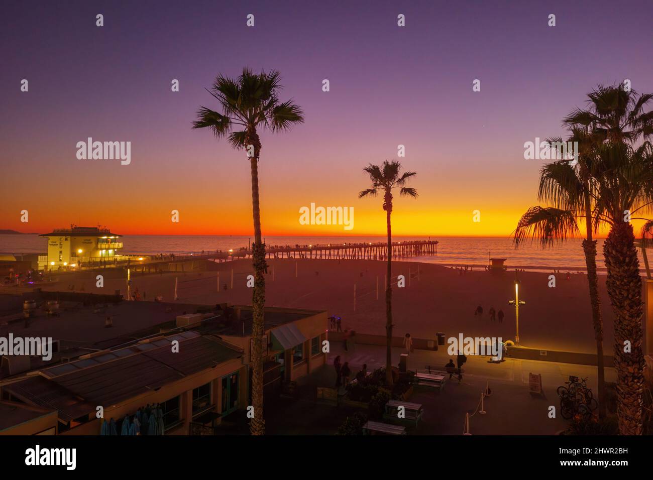 Magnifique coucher de soleil sur Hermosa Beach en Californie. Banque D'Images