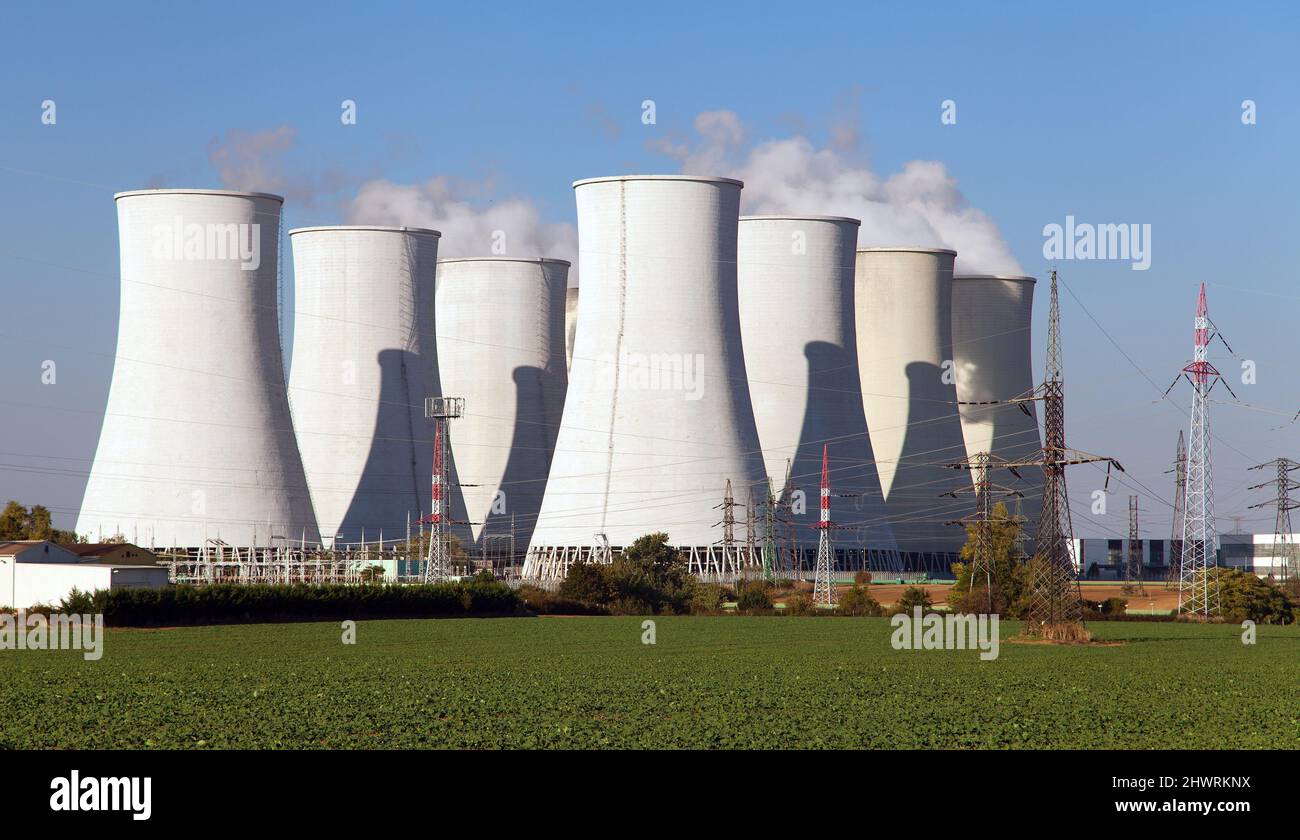 Centrale nucléaire, tours de refroidissement - Slovaquie Banque D'Images