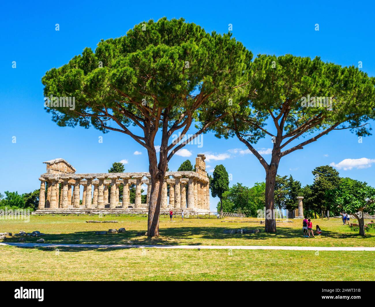 Le temple grec de style dorique d'Athena - zone archéologique de ​​Paestum - Salerne, Italie Banque D'Images