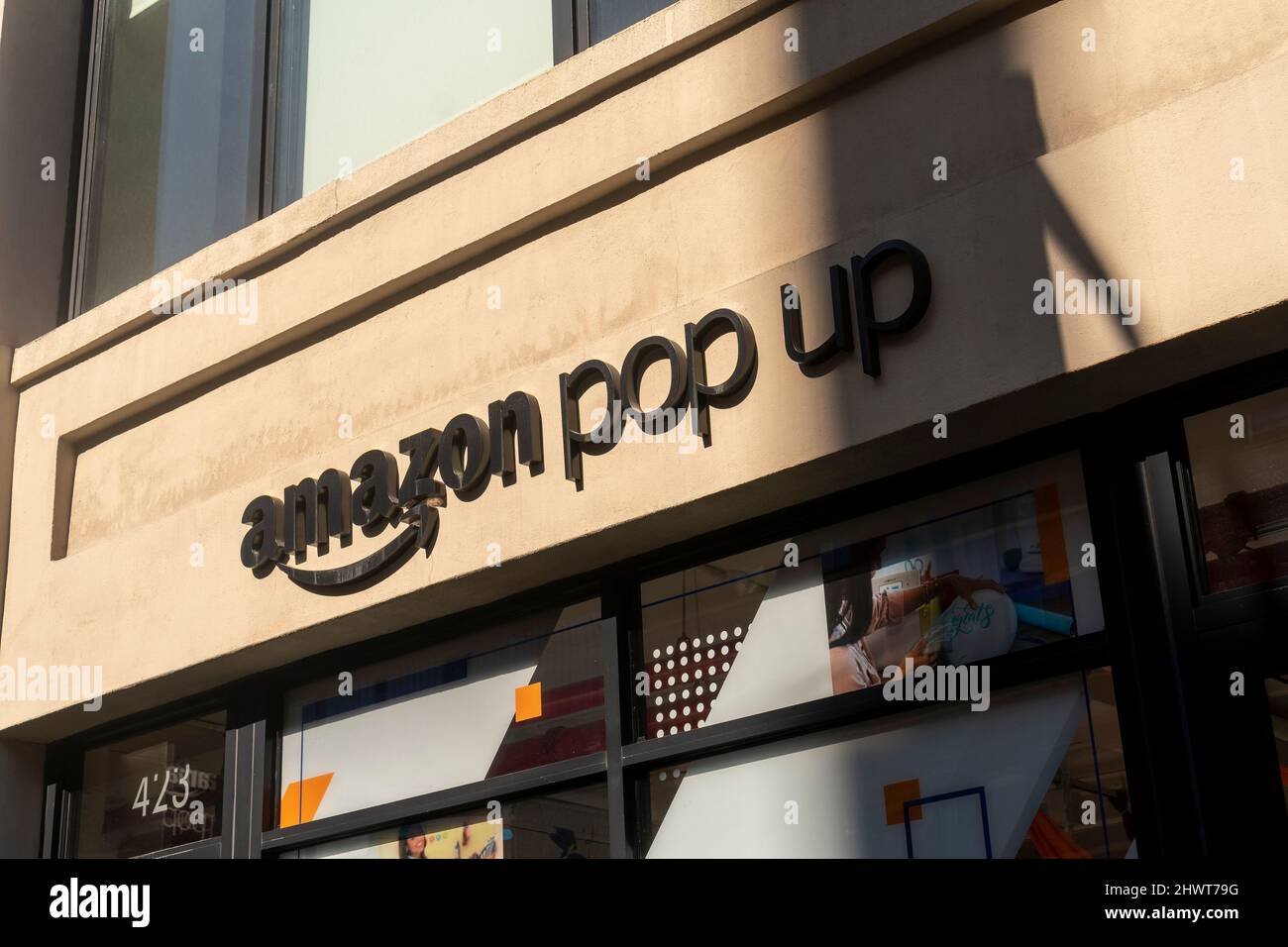 Amazon pop up store Banque de photographies et d’images à haute