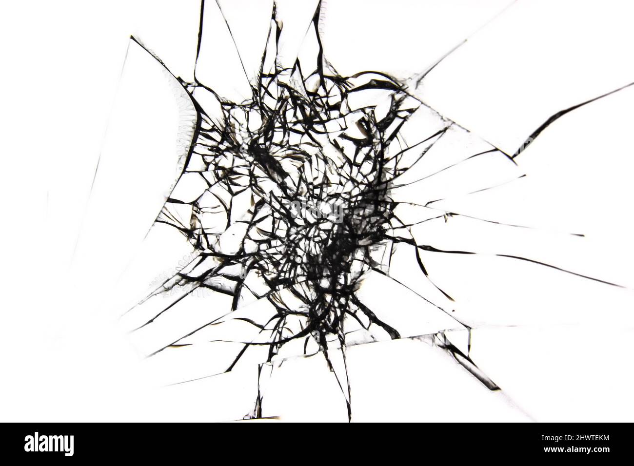 Fissures sur la vitre. Verre cassé isolé sur fond blanc Banque D'Images
