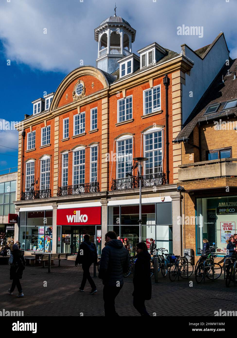 Wilko Store Cambridge - The Wilko Shop à Fitzroy Street Cambridge. À l'origine, le magasin général de Laurie et McConnel, construit en 1903 avec un kiosque sur le toit. Banque D'Images