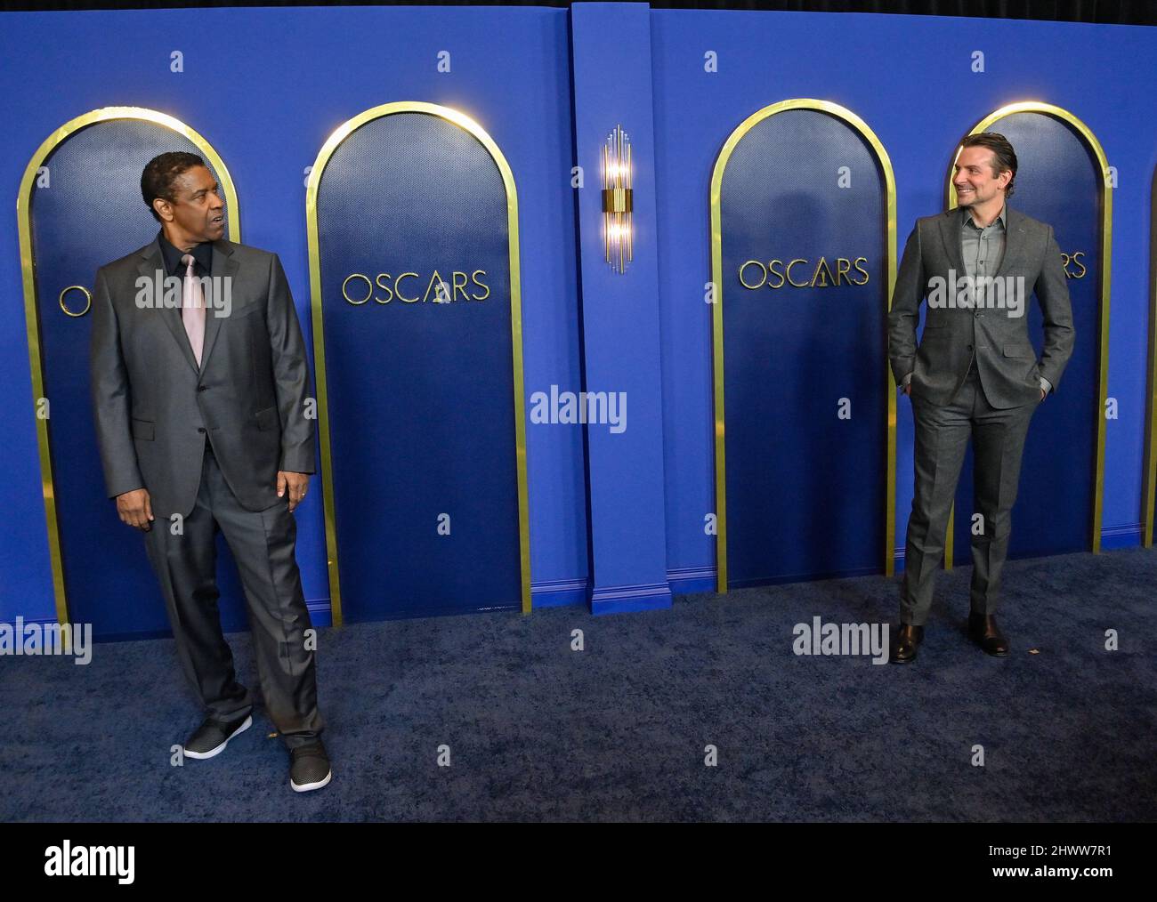 Los Angeles, États-Unis. 07th mars 2022. Denzel Washington et Bradley Cooper assistent au déjeuner annuel des nominés Oscars de 94th au Fairmont Century Plaza le lundi 7 mars 2022. Crédit : UPI/Alay Live News Banque D'Images