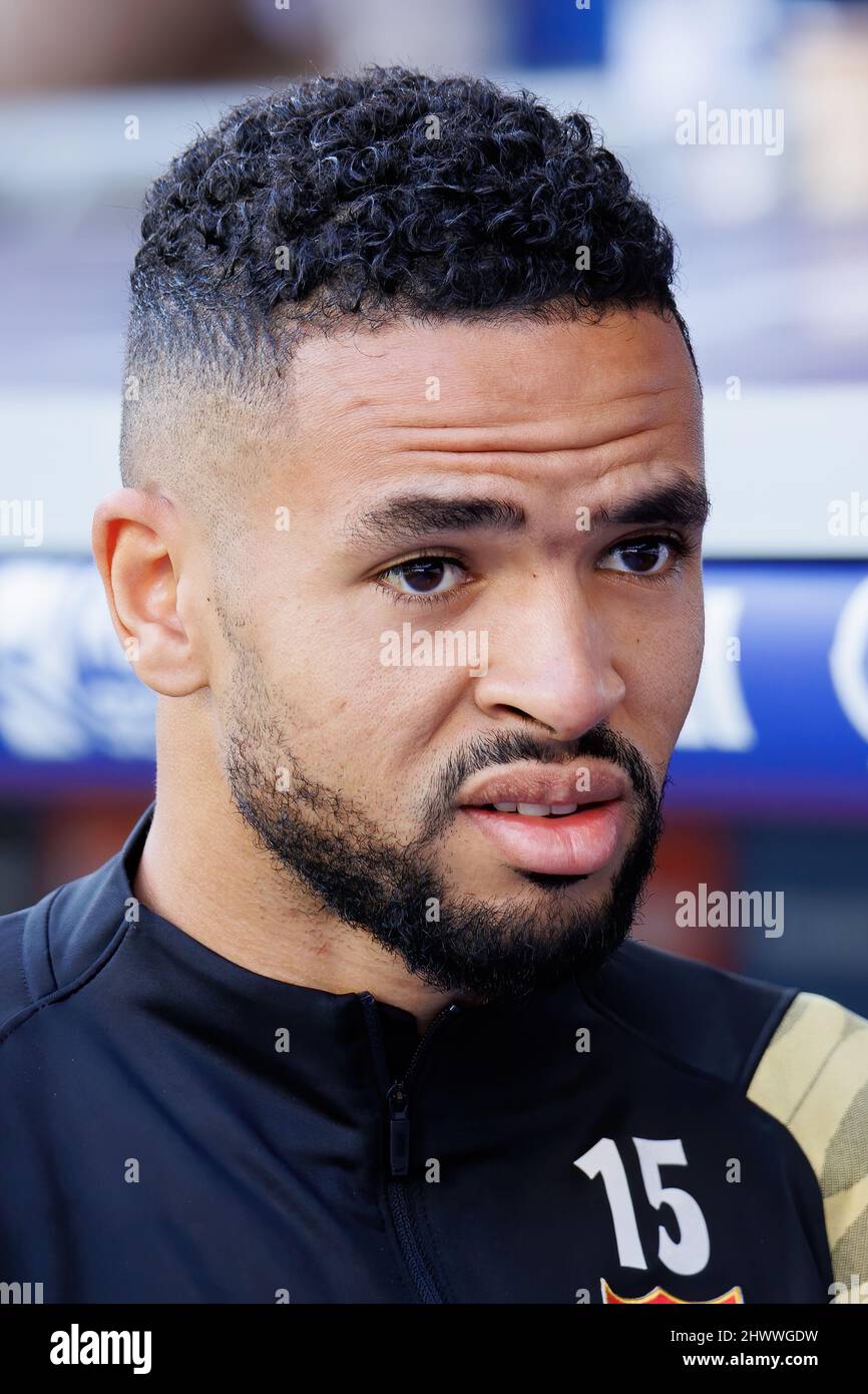 BARCELONE - 20 FÉVRIER : Youssef en-Nesyri est assis sur le banc pendant le match de la Liga entre le RCD Espanyol et le Sevilla FC au stade RCDE le 2 février Banque D'Images