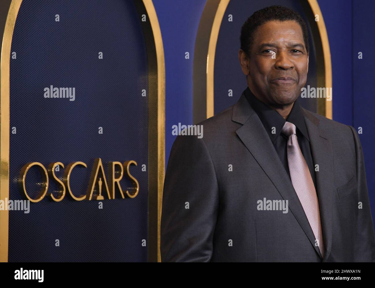 Los Angeles, États-Unis. 07th mars 2022. Denzel Washington arrive au déjeuner annuel des Oscars nominés 94th qui a eu lieu au Fairmont Century Plaza à Los Angeles, CA, le lundi 7 mars 2022. (Photo par Sthanlee B. Mirador/Sipa USA) crédit: SIPA USA/Alay Live News Banque D'Images