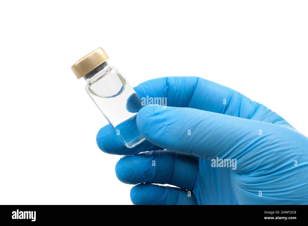 Stimulez le système immunitaire en vaccinant contre la grippe, le vaccin antigrippal ou la dose d'insuline idée conceptuelle avec la main du médecin en latex bleu medica Banque D'Images