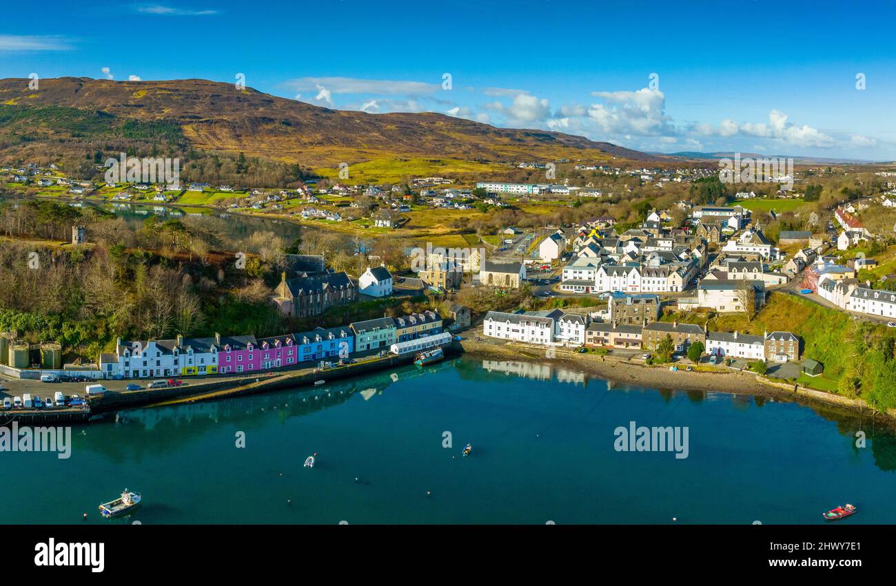 Vue aérienne du drone de Portree sur l'île de Skye, Écosse, Royaume-Uni Banque D'Images