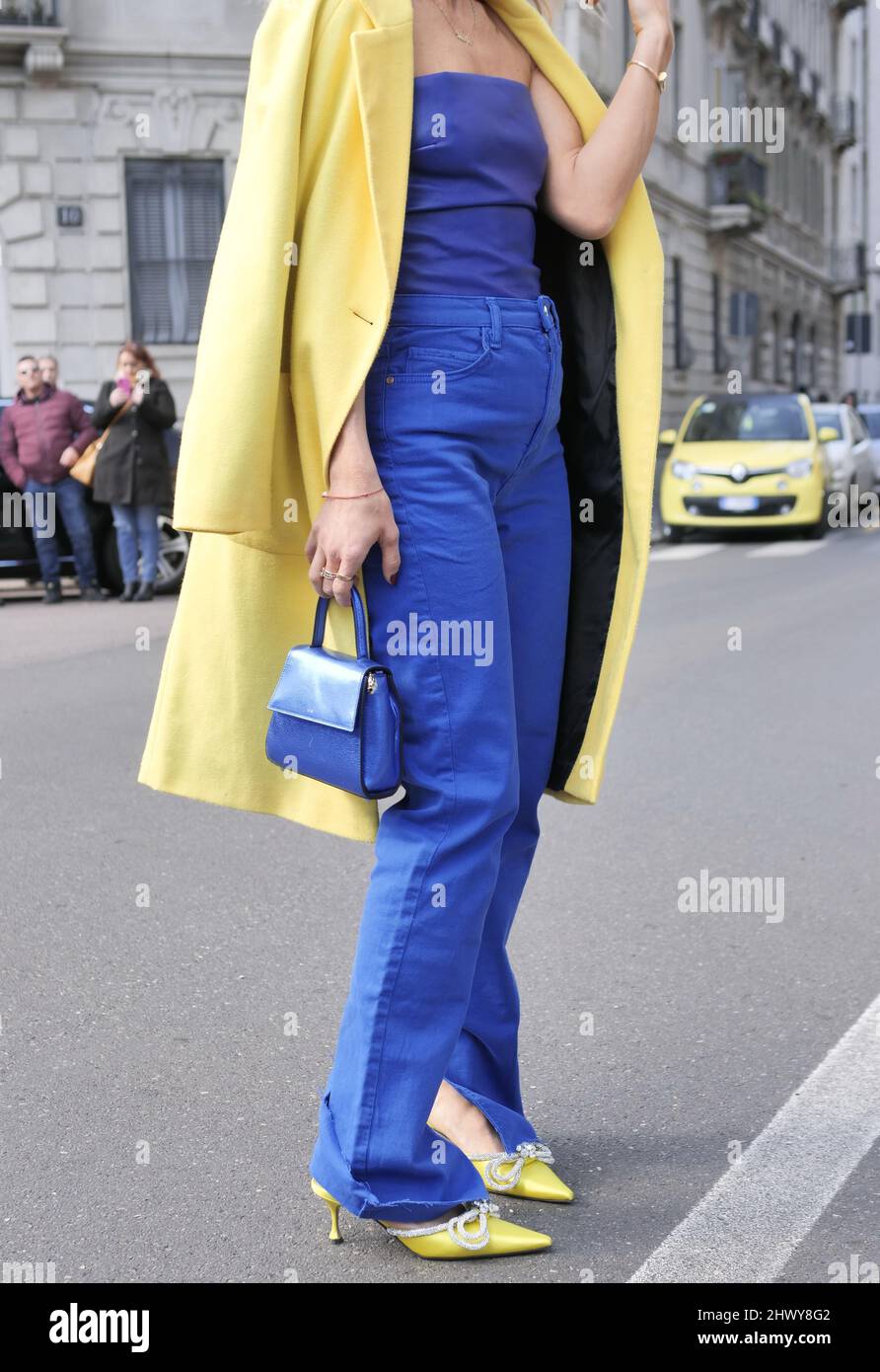 Maja Malnar Street style tenue pendant Milano Fashion week 2022 automne hiver femme Colditions Luisa Spagnoli styliste Banque D'Images