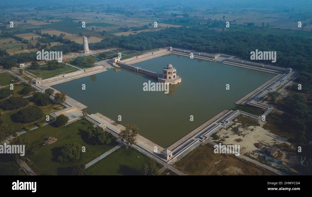 Vue aérienne du complexe Hiran Minar Mughal à Sheikhupura, province du Punjab, Pakistan Banque D'Images