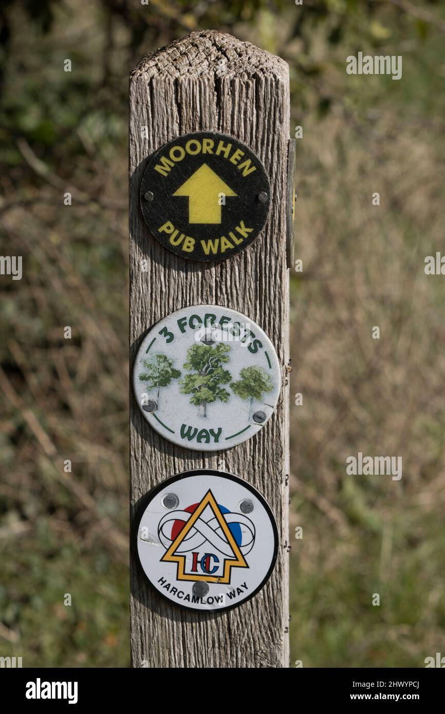 Identification du sentier Signpost Towpath River Sort Harlow Essex Banque D'Images