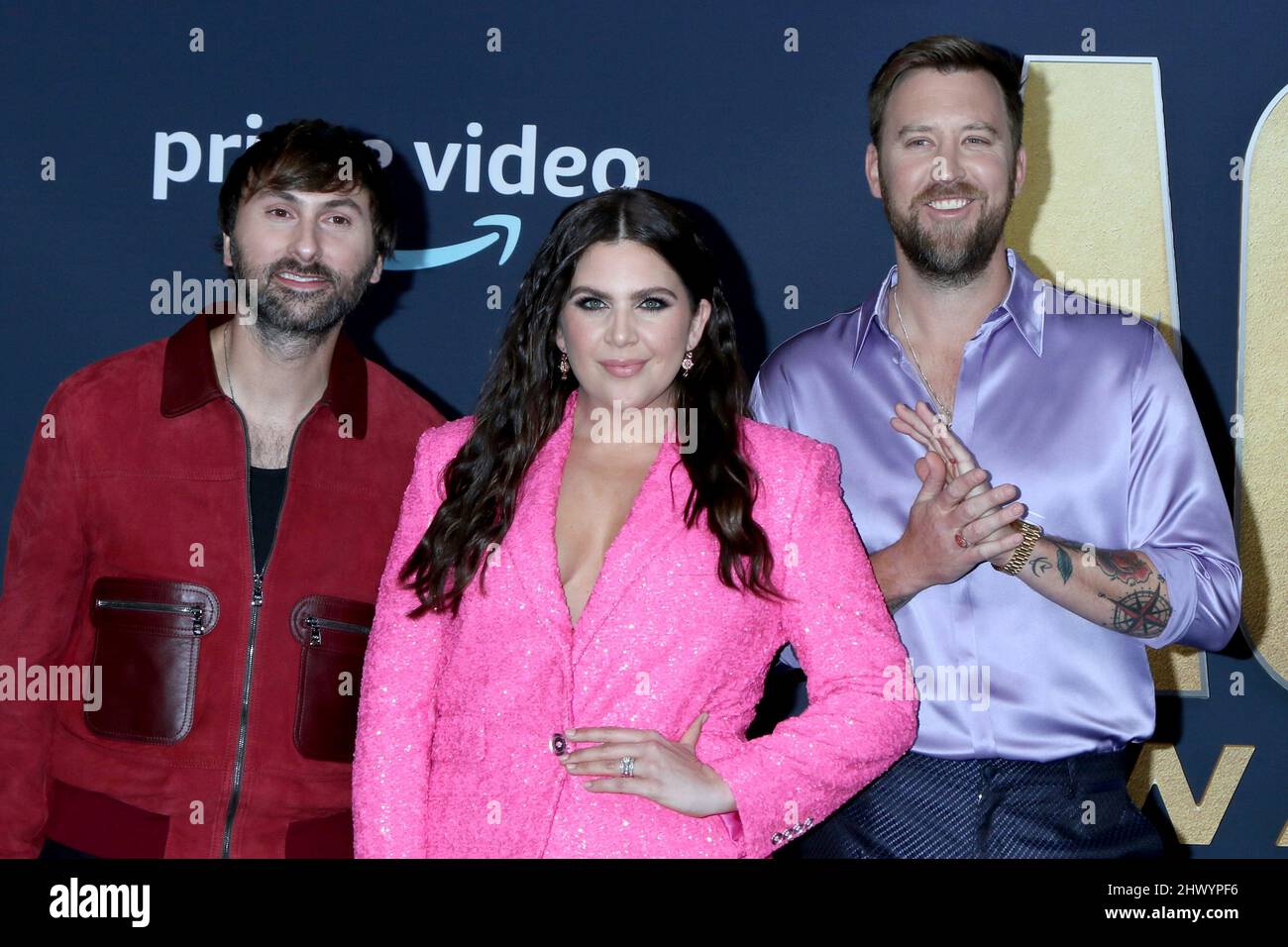 LAS VEGAS - 7 MARS : Dave Haywood, Hillary Scott, Charles Kelley, Lady A aux arrivées des Academy of Country Music Awards 2022 au stade Allegent le 7 mars 2022 à Las Vegas, Nevada (photo de Katrina Jordan/Sipa USA) Banque D'Images