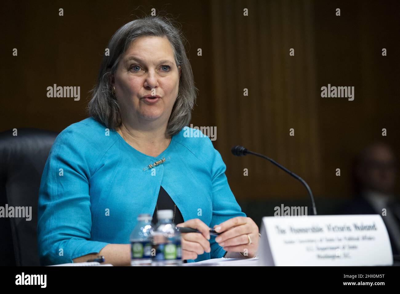 Washington, États-Unis. 08th mars 2022. Victoria Nuland, sous-secrétaire d'État aux Affaires politiques, s'exprime lors d'une audience de la commission des relations étrangères du Sénat sur l'invasion de l'Ukraine par la Russie et la réponse internationale des États-Unis au Capitole des États-Unis à Washington, DC, le mardi 8 mars 2022. Photo de Bonnie Cash/UPI Credit: UPI/Alay Live News Banque D'Images