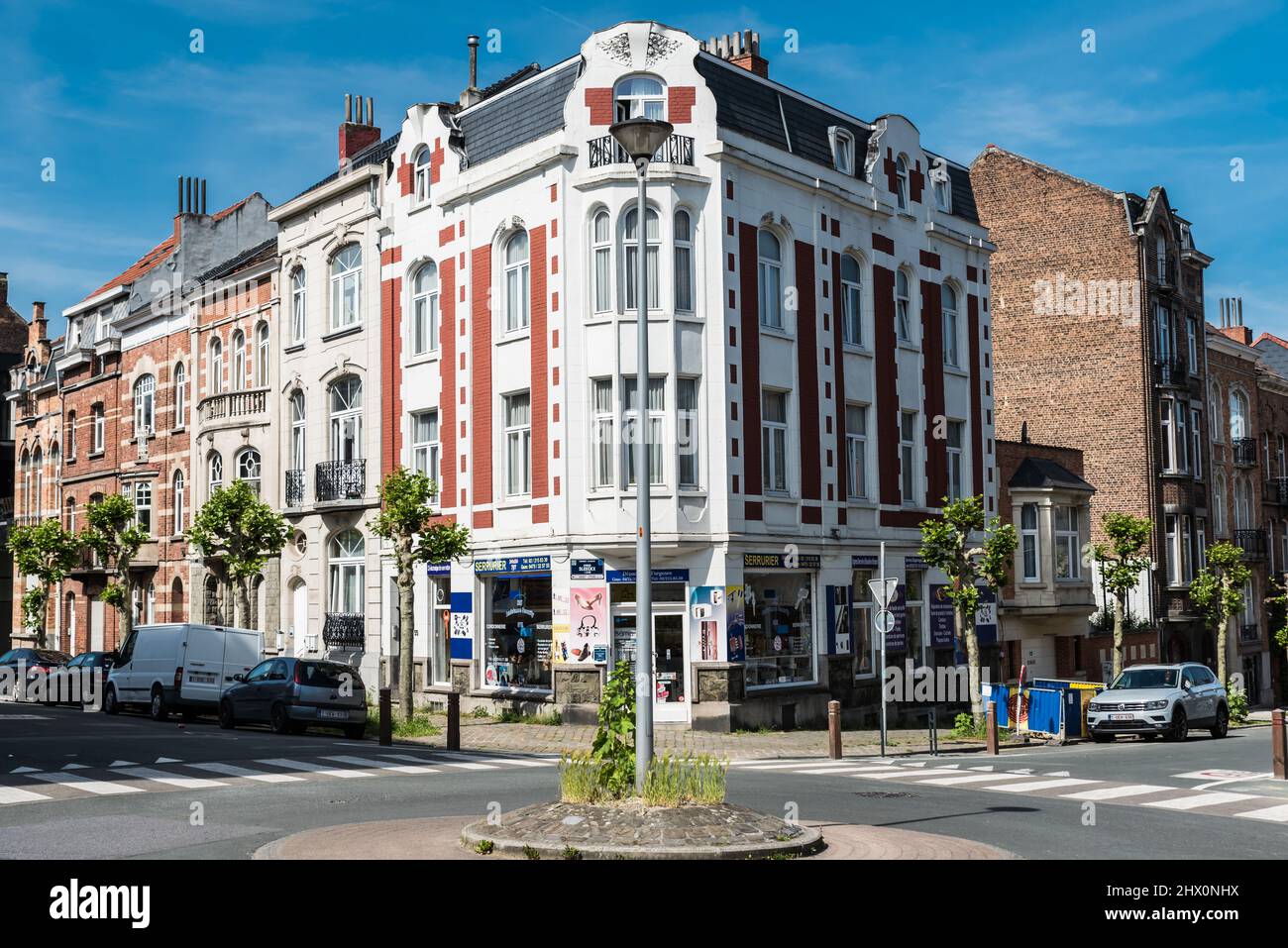 Schaerbeek, Bruxelles - Belgique - 05 30 2019 - les façades Art Nouveau autour du Monplaisir empruntent à l'Eugène Demolder la princesse Elisabeth et le L Banque D'Images
