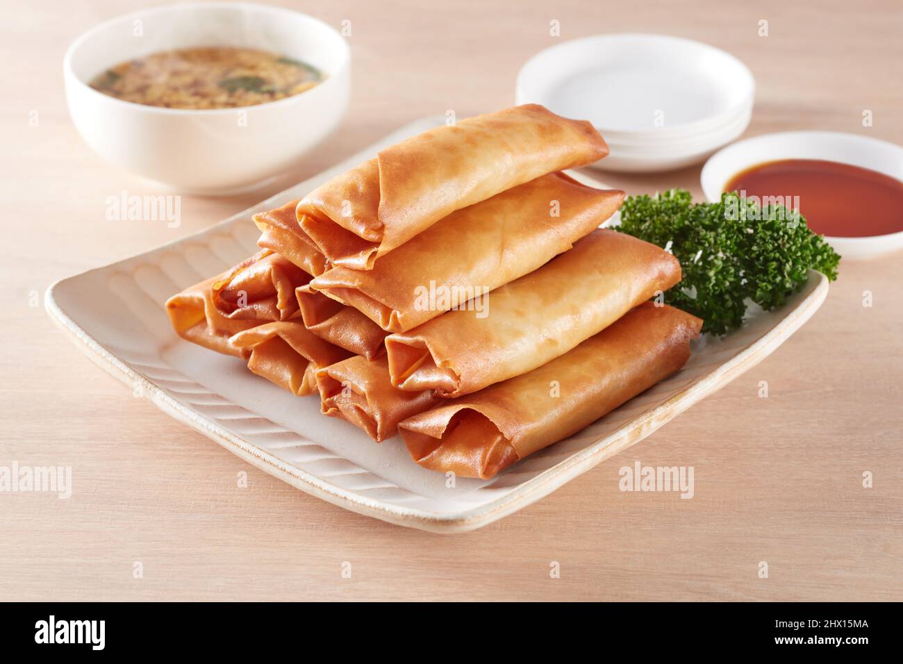 Deep-Fried des rouleaux de printemps Banque D'Images