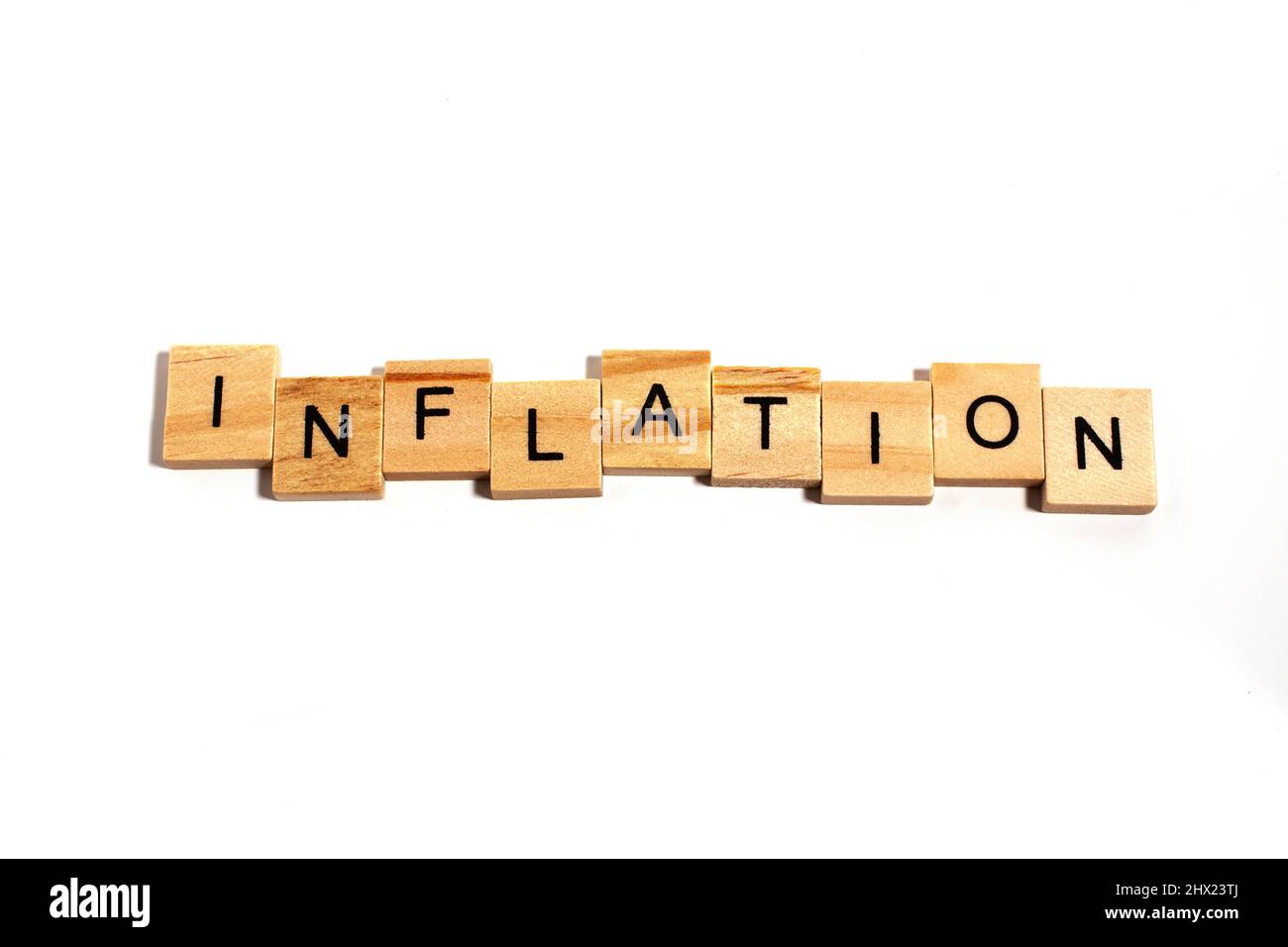 texte sur l'inflation isolé sur fond blanc - concept sur le thème de l'inflation Banque D'Images