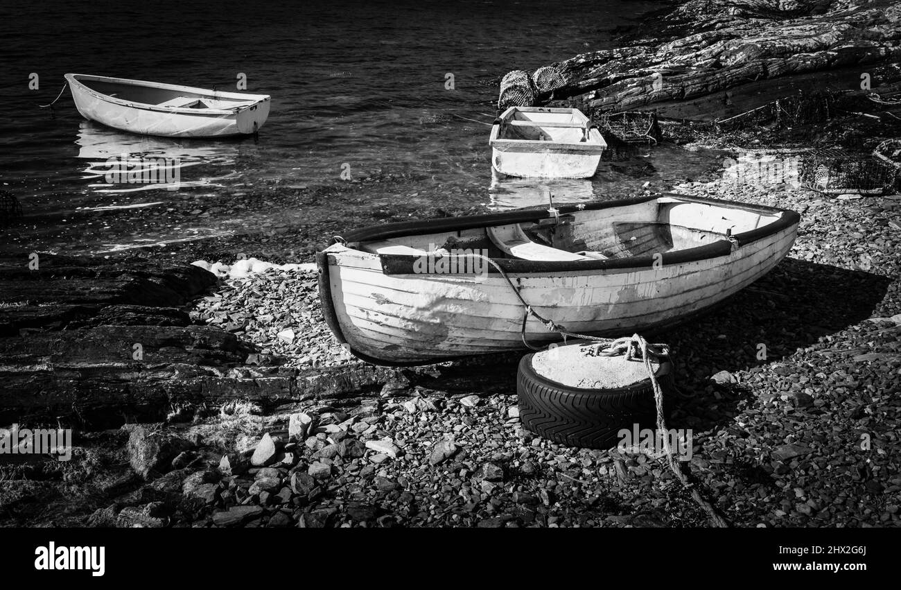 Langoustes et bateaux sur la baie de Killary Little, Connemara, comté de Galway, Irlande. Banque D'Images