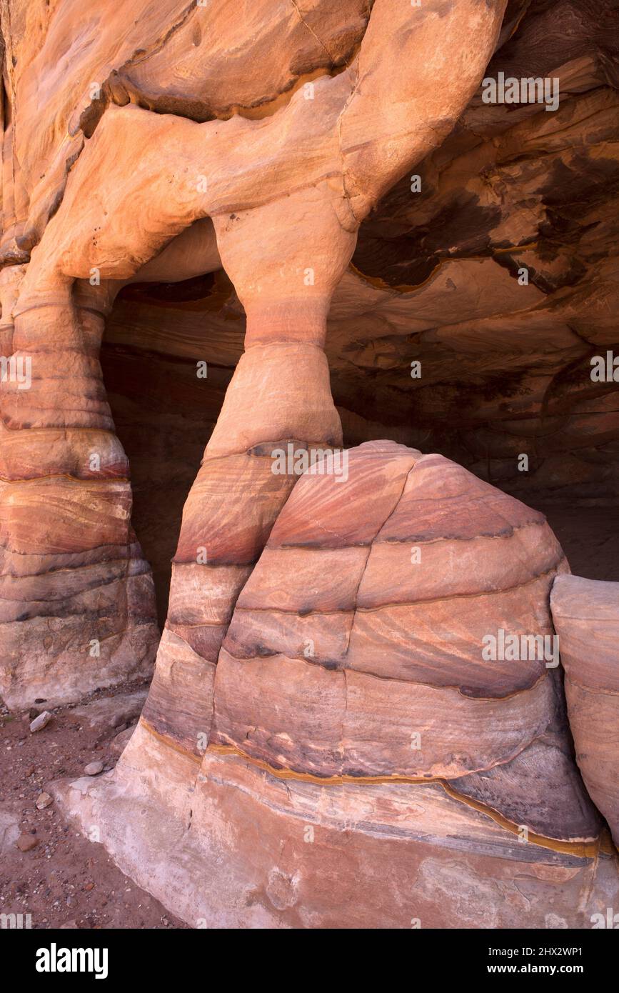Petra, grès multicolore. Patrimoine mondial de l'UNESCO, site de Nabataean, Jordanie. Banque D'Images