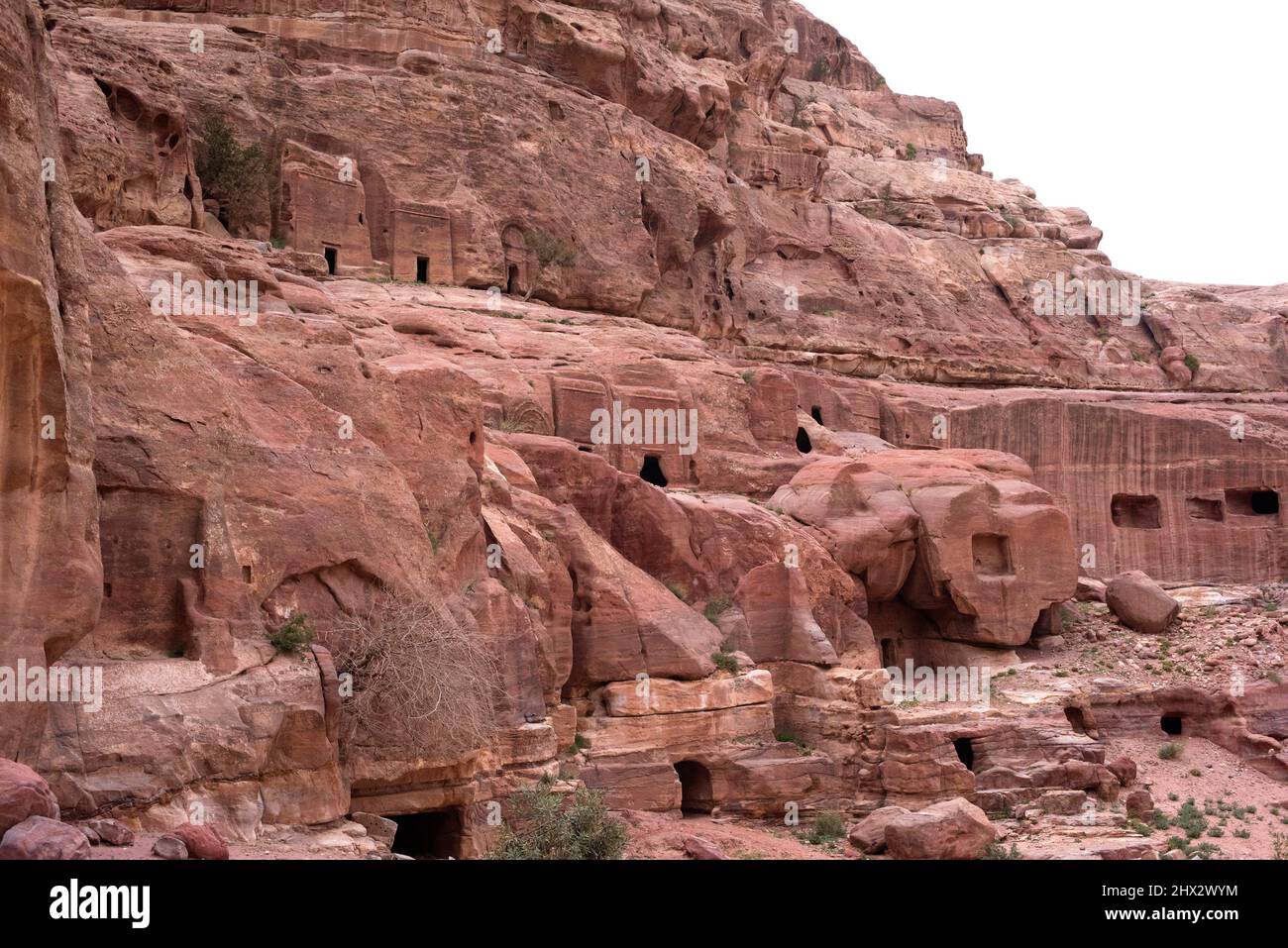 Petra, tombes à épaulement. Patrimoine mondial de l'UNESCO, gouvernorat de Ma'an, Jordanie. Banque D'Images