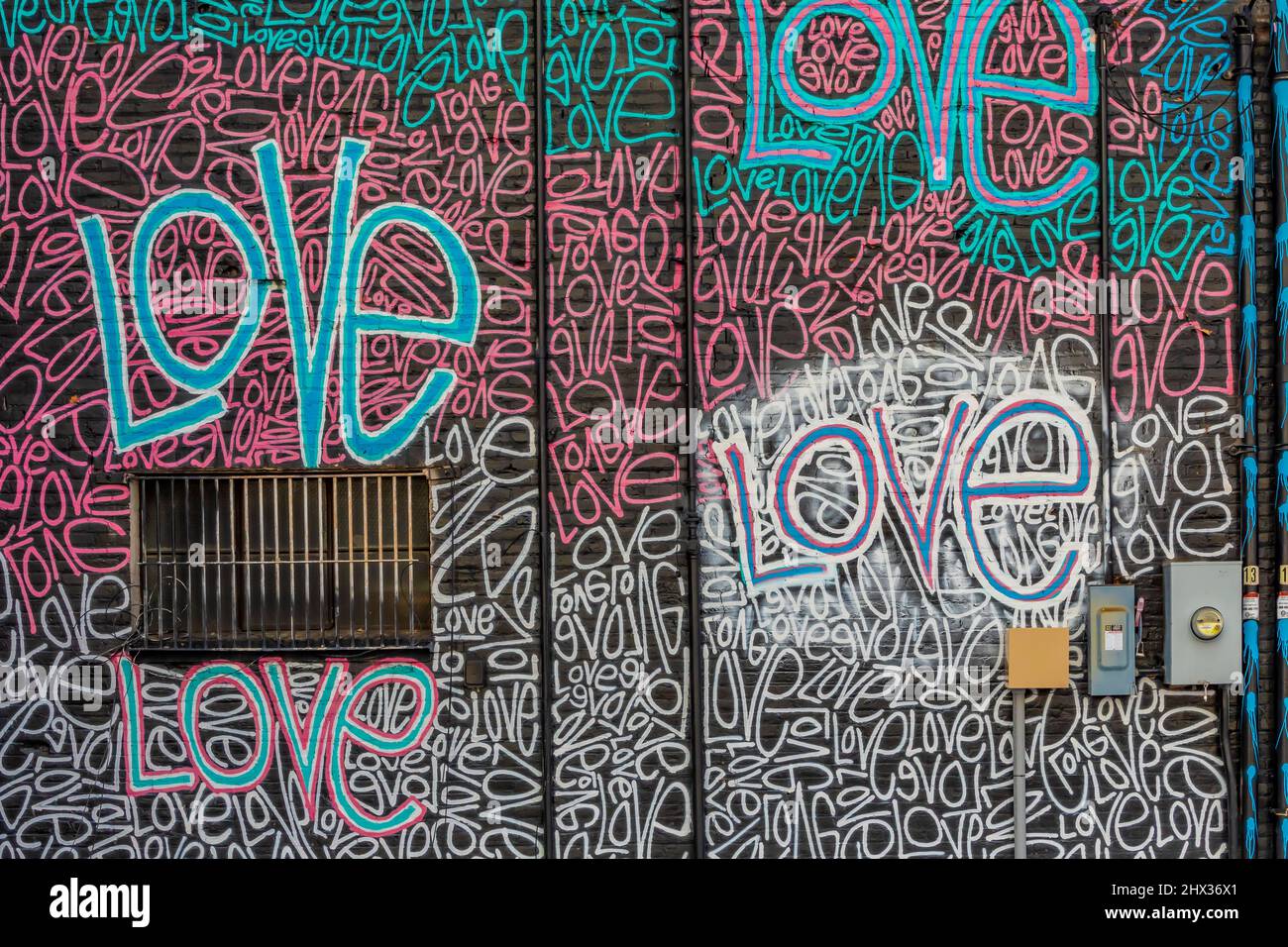 Fresque d'amour dans le centre-ville de Battle Creek, Michigan, États-Unis [[l'artiste détient des droits d'auteur, aucune autorisation de propriété ; licence éditoriale uniquement] Banque D'Images