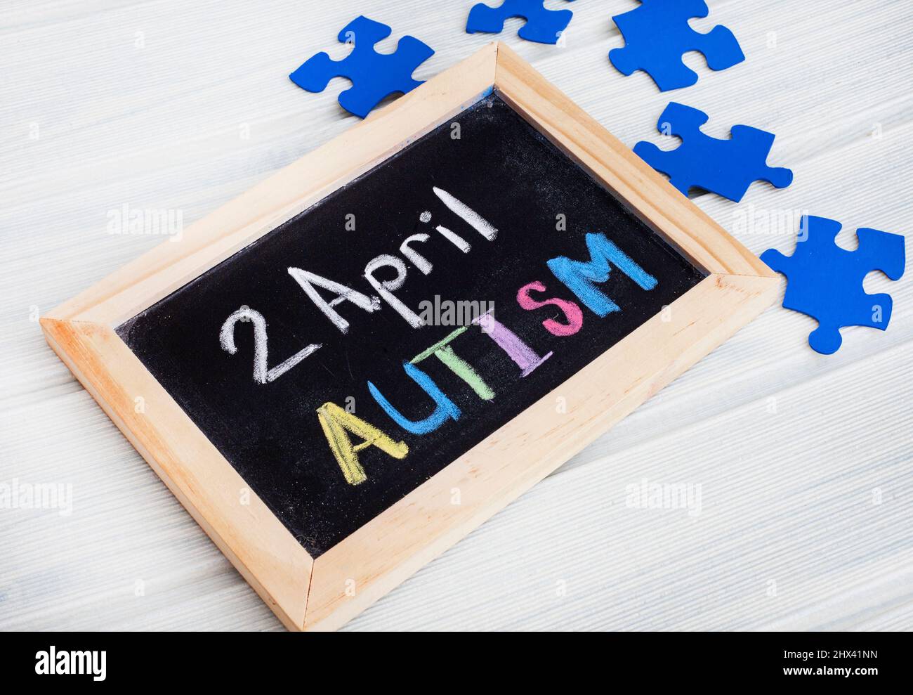 Autisme écrit sur tableau noir, 2 avril Journée mondiale de l'autisme Banque D'Images