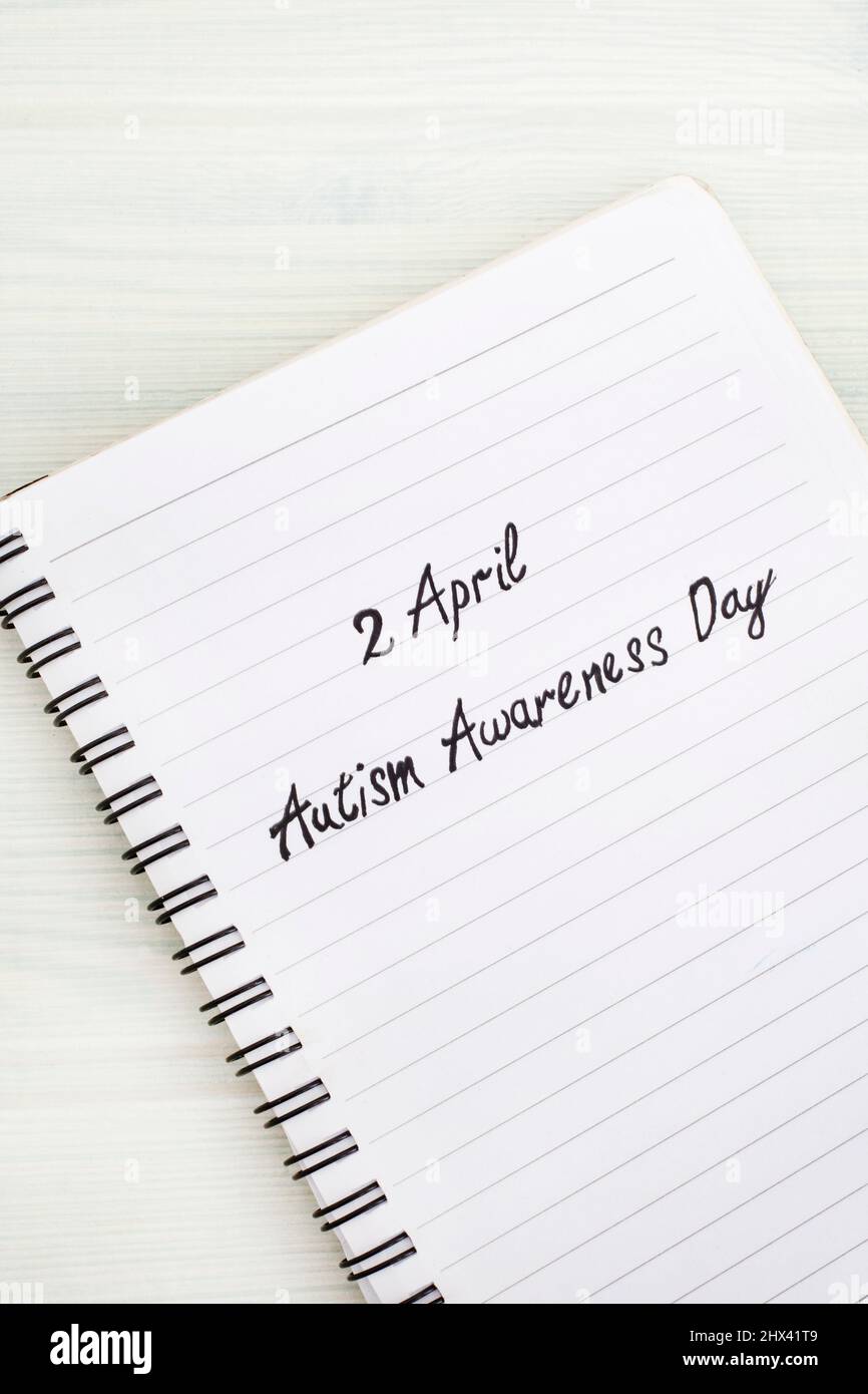 Journée de sensibilisation à l'autisme 2 avril, manuscrit sur ordinateur portable Banque D'Images
