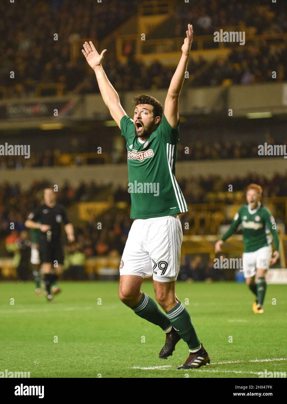 Yoann Barbet de Brentford. Wolverhampton Wanderers contre Brentford 02/01/2018 Banque D'Images