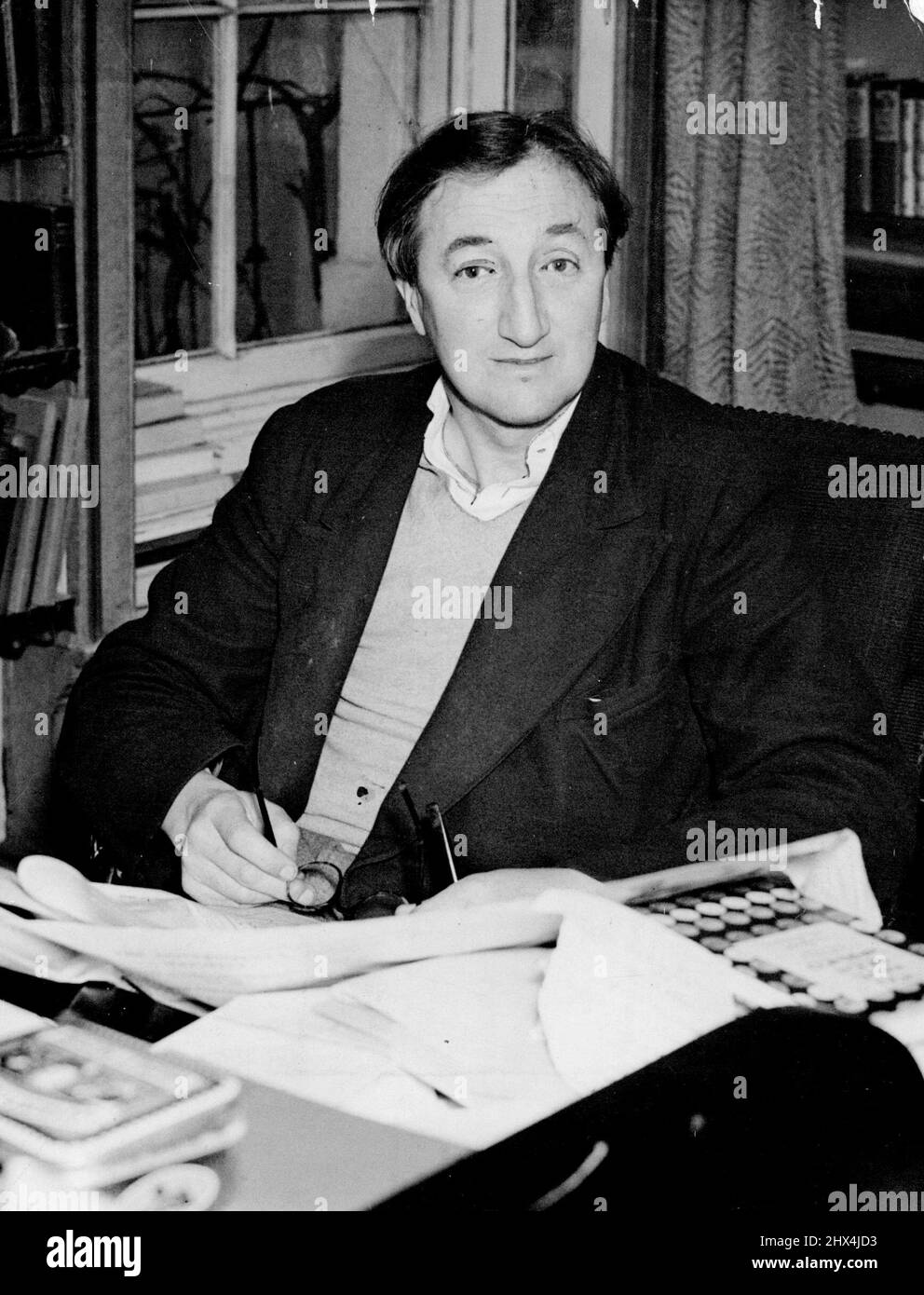 M. A.P. Herbert, député, qui s'est fortement attaqué au mouvement du Groupe d'Oxford. 11 février 1943. (Photo de la presse associée). Banque D'Images