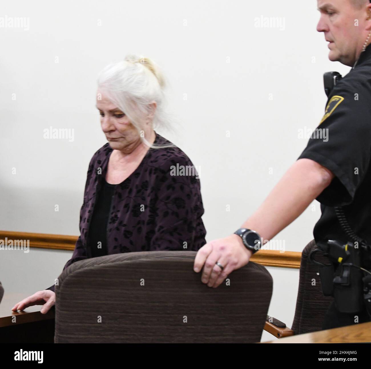 9 mars 2022, racine, Wisconsin, ÉtatsUnis LINDA LAROCHE attend le