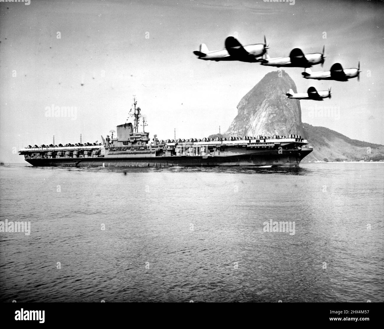 Le plus grand porte avions du monde Banque d'images noir et blanc - Alamy