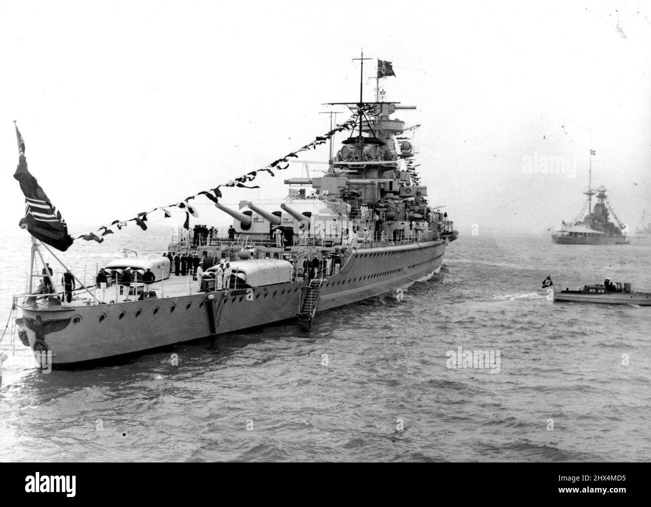 La flotte et les navires étrangers ***** Préparation à la Revue navale ***** . Le cuirassé de poche allemand 'Admiral Graf Spee'. 16 mai 1937. (Photo de Sport & General Press Agency Limited). Banque D'Images