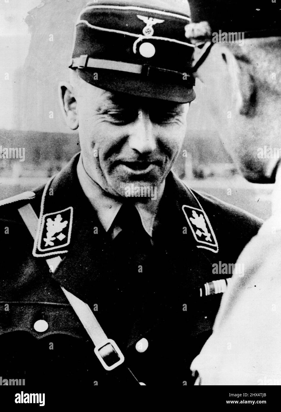 Le successeur du capitaine Roehm - le chef d'état-major du groupe Lutze, qui a été nommé successeur du capitaine Roehm ancien chef de la troupe de tempête. 12 août 1934. (Photo de Keystone). Banque D'Images