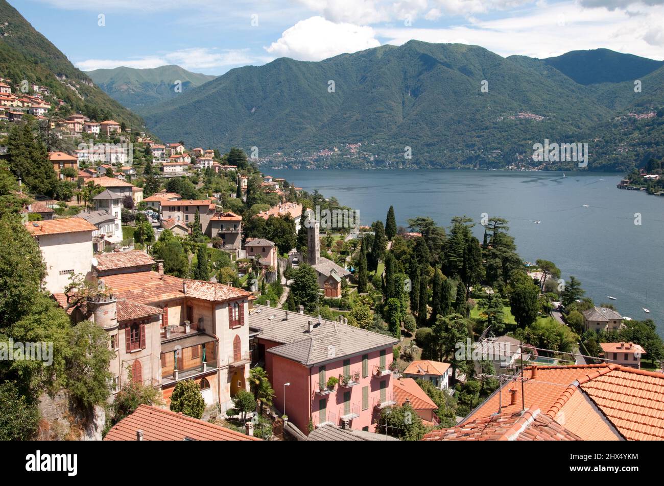 Routes arrière Nord de l'Italie - Drive 4, routes arrière Nord de l'Italie, Italie, Lombardie, Lac de Côme, vues sur le lac de Moltrasio Banque D'Images