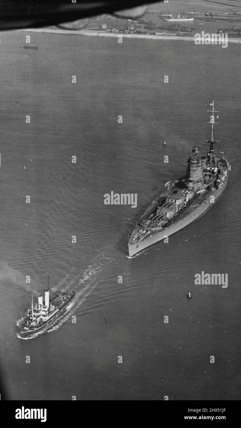 OFF for Home Fleet Cruise -- une vue aérienne de H.M.S. Premier Battleship de Nelson de la flotte d'origine quittant Portsmouth pour Portland pour la croisière de printemps de la flotte d'origine. 22 mai 1939. (Photo de London News Agency photos Ltd.). Banque D'Images
