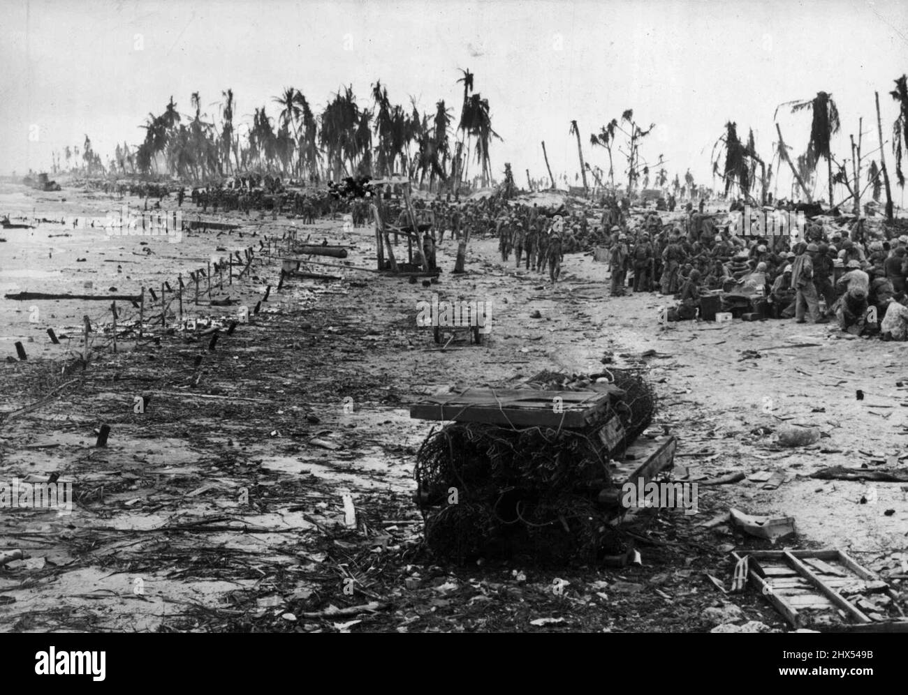 U.S. Marines Drive Japonais des îles Gilbert dans le Pacifique les