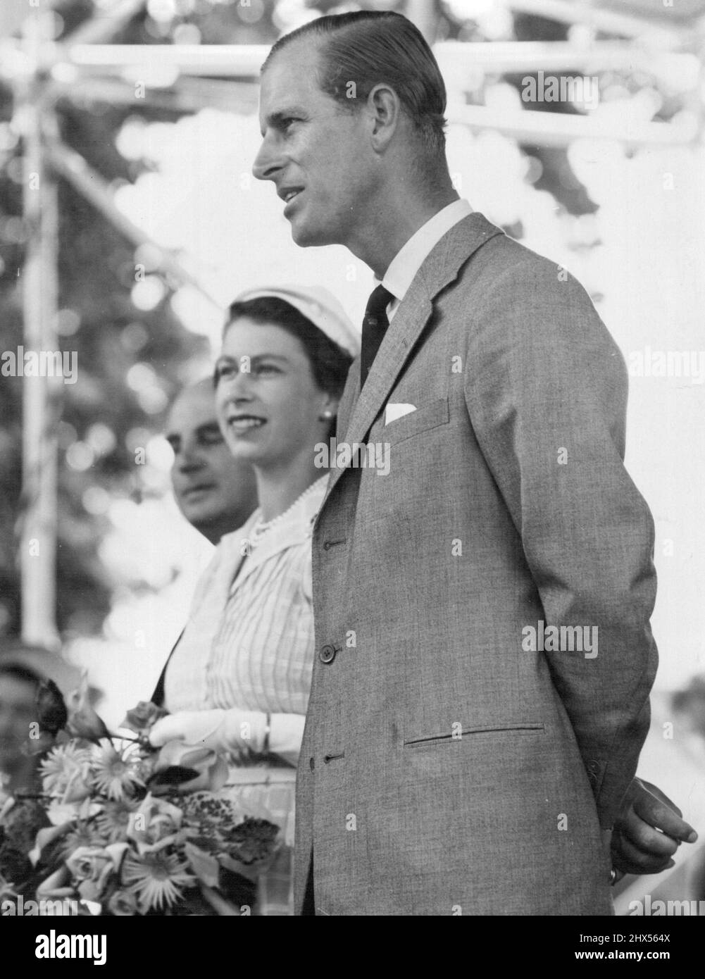 La reine Elizabeth et le duc d'Édimbourg avec le maire, le Dr H. C. Tod, et Mme Tod, à l'occasion de l'accueil public à Cambridge, en Nouvelle-Zélande. 13 janvier 1954. Banque D'Images