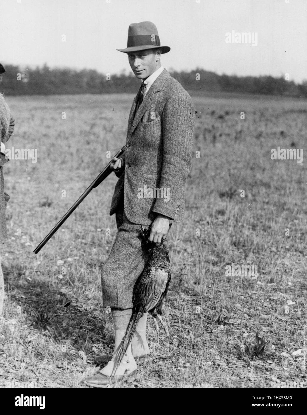 Le duc de York (aujourd'hui le roi), photographié avec les résultats de son tournage, lorsqu'il était membre de la partie de tournage de Sir E. Cassel à Newmarket le 7 octobre 1920. 15 novembre 1951. (Photo de Reuterphoto) Banque D'Images