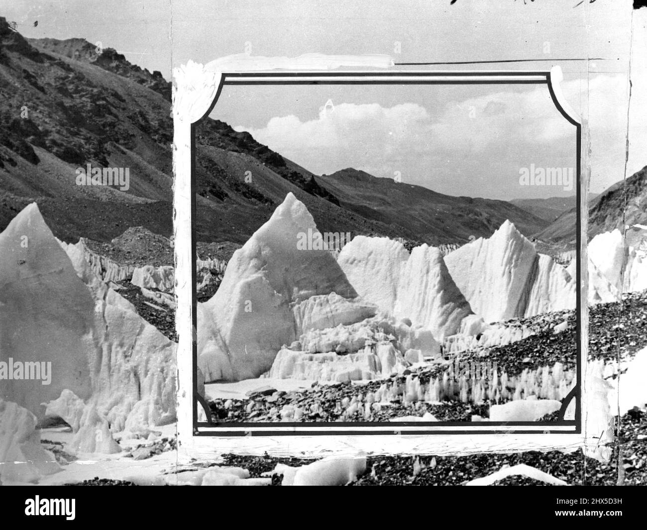 L'expédition du Mont Everest : décor du grand glacier Rongbuk du Mont Everest. 11 juillet 1924. (Photo du service Times). Banque D'Images