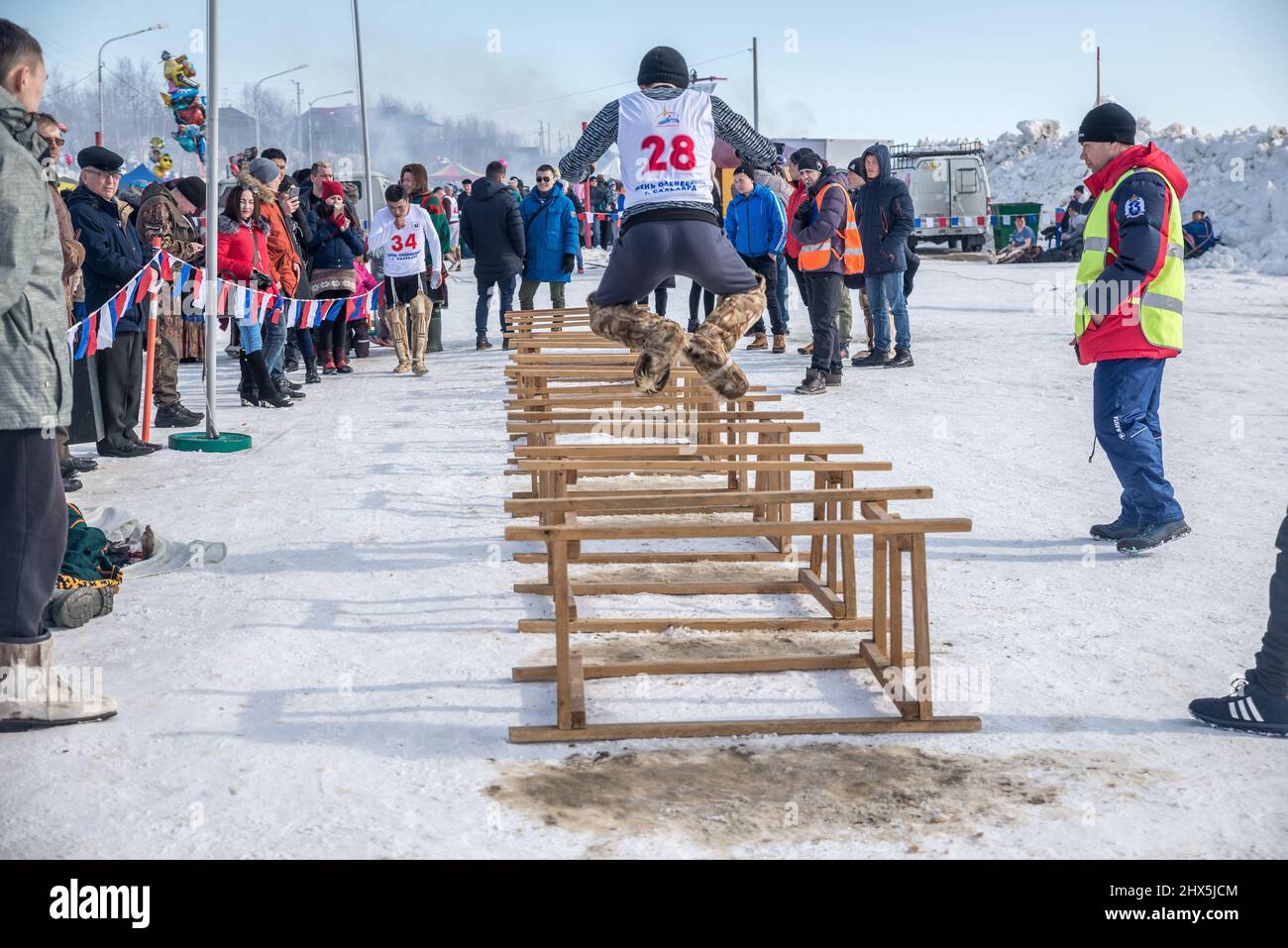 Concours de saut de luge au Festival des éleveurs de rennes à Salekhard, Yamalo-Nenets Autonomous Okrug, Russie Banque D'Images