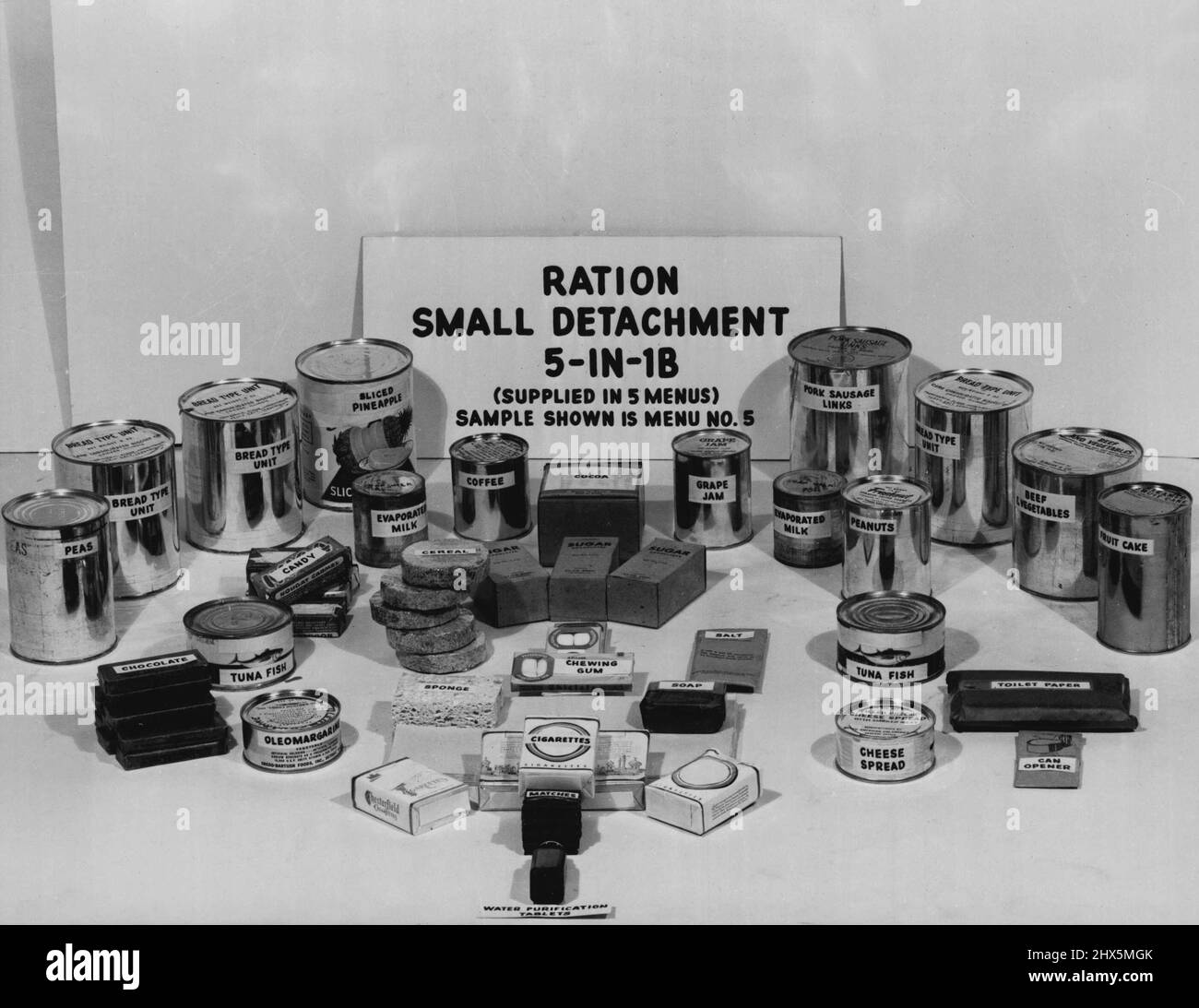 Rations : petit détachement de 5 in-lb (fourni dans 5 menus). Voici un affichage du Menu n° 5. 07 septembre 1950. (Photo par U.S. Army Photograph). Banque D'Images