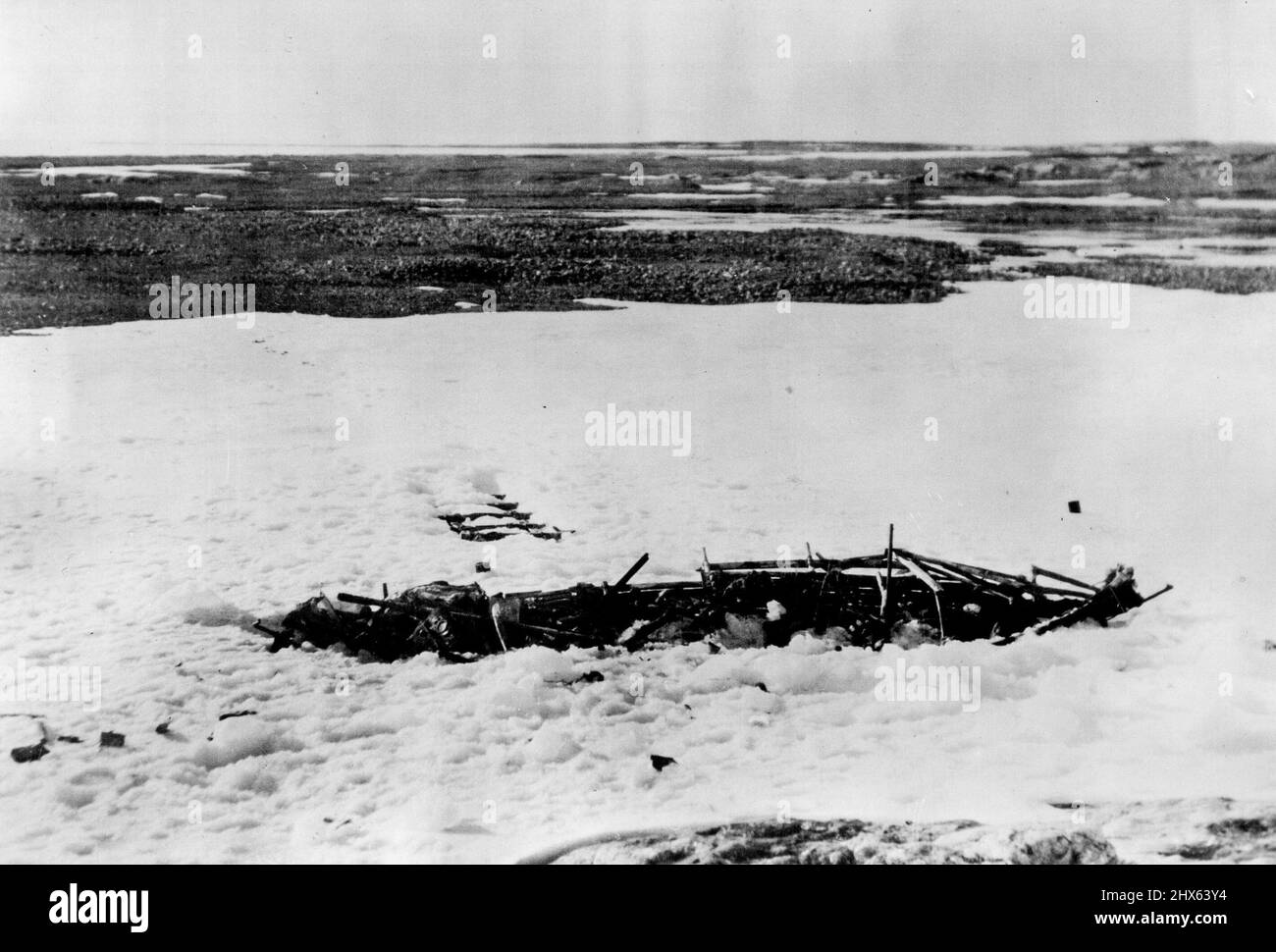 Andrée's Camp sur White Island - après trente-trois ans : Le 6 août, 33 ans  après que l'aéronautique suédois Salomon August Andre et deux compagnons se  sont enlarés du spitsbergen dans un