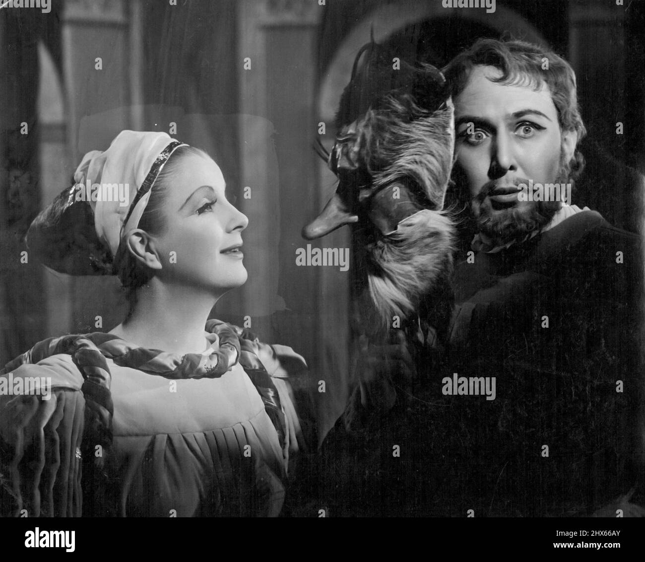 Diana Wynyard, si vous manquez cette production impeccable et belle vous tricher de l'une des expériences de scène d'une vie. 27 novembre 1949. (Photo d'Angus McBean) Banque D'Images