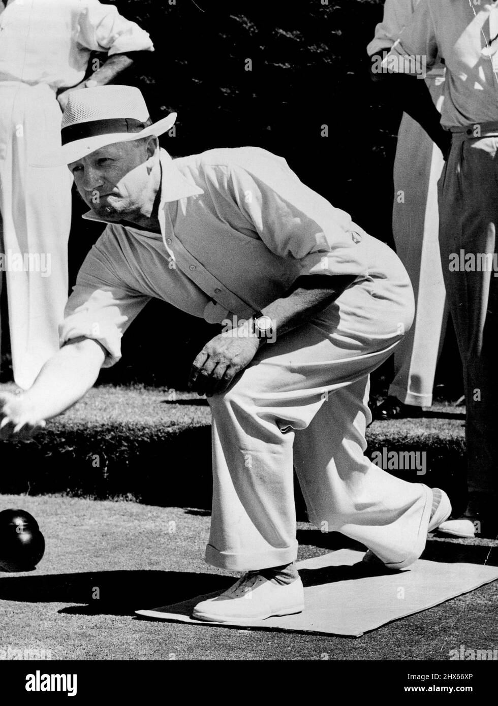 Sir Don Bradman - Cricketer de test - action. 20 décembre 1954. (Photo de l'annonceur). Banque D'Images